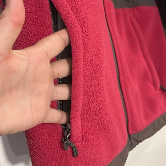 Woman’s Northface Jacket - Picture 3 of 6